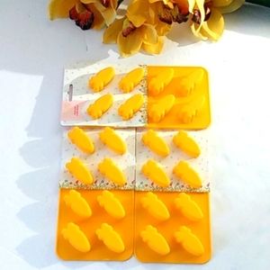 CWO ORANGE SILICONE CARROT SHAPED CAKE CANDY SOAP MOLDS 3 PIECE SET 24 MOLDS NWT